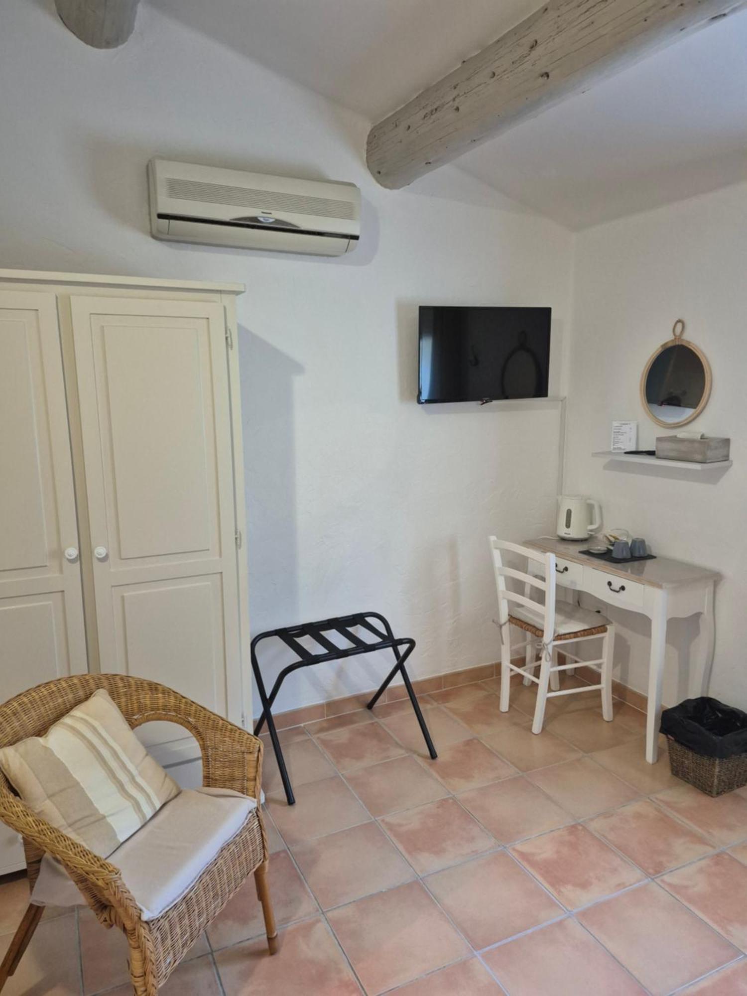 Mas Clement - Chambre et table d'hôtes LʼIsle-sur-la-Sorgue Exterior foto