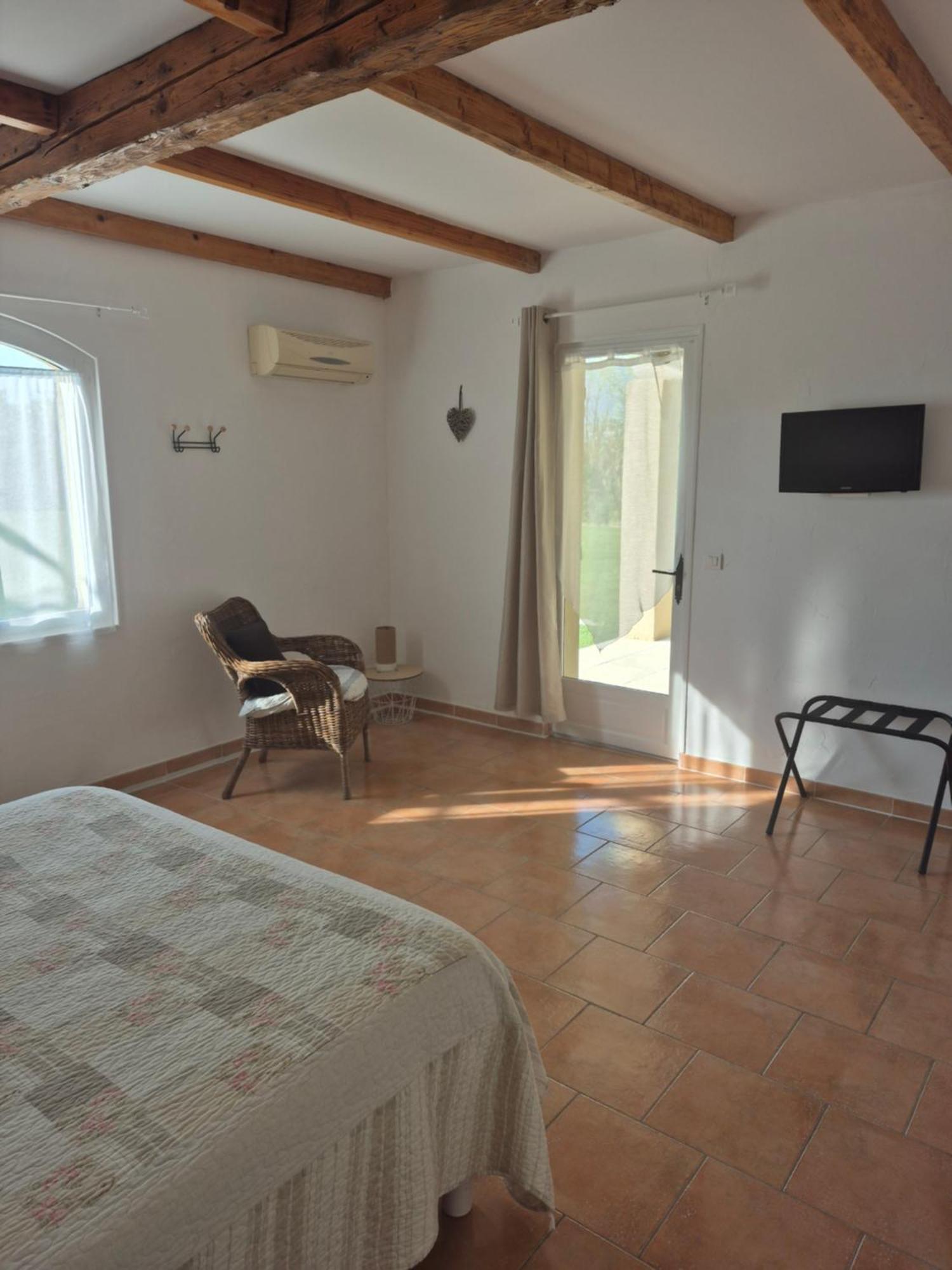 Mas Clement - Chambre et table d'hôtes LʼIsle-sur-la-Sorgue Exterior foto